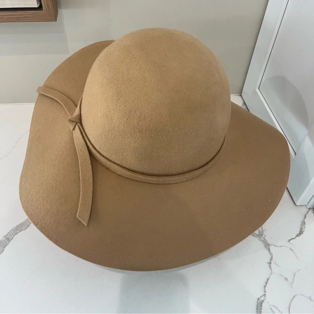 Floppy Hat, 100% Wool Elegant Tan Women's Floppy Hat